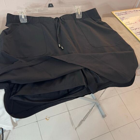 Chico’s Zenergy Black Pull-On Elastic Waist Drawstring Mini Skort Skirt Size L - Picture 5 of 8